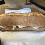 スターバックス・コーヒー お茶の水村田ビル店 - 何だかいっぱい挟まっている