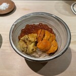 千成寿司 - 雲丹２種とイクラの子丼◯