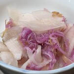 三忠食堂 - 秋なので食用菊の漬物