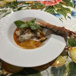 ピッツェリア エ オステリア パドリーノ - Primo piatto
      タラバガニとフレッシュトマトとジロール意じゃが芋とパルミジャー／を詰めたラビオリ