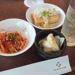 PGM 石岡ゴルフクラブ レストラン - おつまみ三種・ハイボール