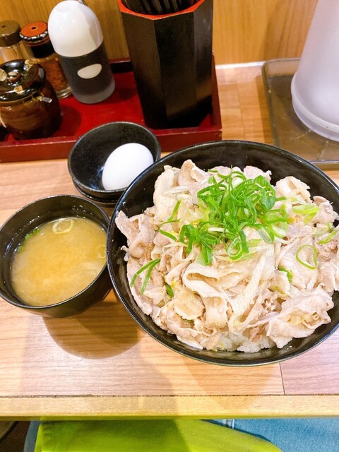 どんどん 新宿東口アルタ裏店 - 新宿西口/丼 | 食べログ
