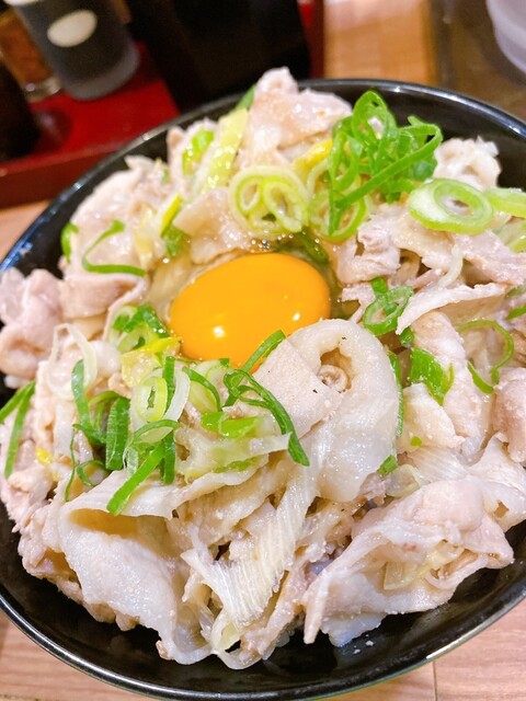 どんどん 新宿東口アルタ裏店 - 新宿西口/丼 | 食べログ