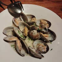 炭火焼イタリアン 海串 ブラーチェ - あさりの白ワイン蒸し