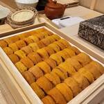 鮨 赫 sushi aka Tokyo - 【蝦夷バフン雲丹】天然物の３倍と言われる浜中産