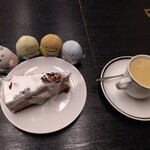 お食事処 多七 - 生チョコレートムースケーキ   珈琲    すみっコ達