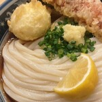 梅田 釜たけうどん - 