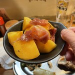 壱豚 - 柿と生ハムのサラダ　290円