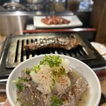 ライブ焼肉 てんぐ - 牛すじポン酢 柔らかい大根おろしでさっぱりと