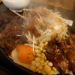 炭火焼きハンバーグ＆ステーキ アトム - お肉230g♡熱々～(人*´∀｀)