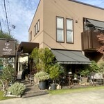 エピ・ド・ルージュ - 外観全景