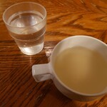 炭火焼きハンバーグ＆ステーキ アトム - お水&スープは,セルフです( *´艸｀)