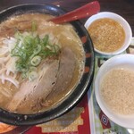 高なべ - みそラーメン1080円、背脂50円、ニンニク50円(2025.9.27)