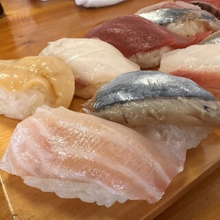 市場のすし屋_1