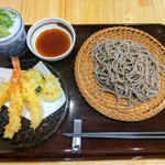 山家蕎麦 与作 - 天ざる蕎麦(山葵有) 1540円