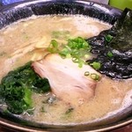 ぶし豚骨ラーメン：650円