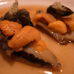 一丁 - 煮アワビ　雲丹のせ