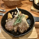 ワイン酒場。LONGING HOUSE 軽井沢 - 