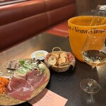 トロワ・サージュ - 