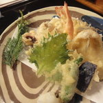 さかな料理 魚甚 - 天ぷら盛合わせ　￥1,500