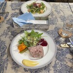 ブラッスリー ジョーゾー - 前菜　仔牛と鶏レバー豚肉のパテ