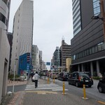 らぁ麺や 嶋 - 高層タワーを抜けて渋谷区、中野区に向かって歩きます。