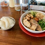 台湾バスラーメン 喜楽亭 - 肉台湾油そば、〆の追い飯