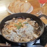 ぱとぱと - 桜エビとシラスのアヒージョ