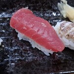 とも恵寿し - 左から山わさび､マグロ､シャコ