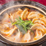 Winter limited Sichuan-style spicy dumpling hotpot