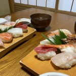 暁寿司 - 女将さんが障子を閉めてくださいました