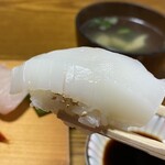 暁寿司 - イカの握り