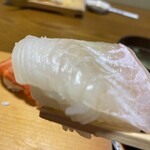 暁寿司 - 鯛の握り