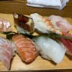 暁寿司 - ランチ握りは7貫でした