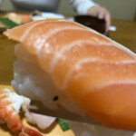 暁寿司 - サーモンの握り