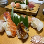 暁寿司 - シャリは大きめで食べ応えがありました