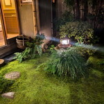 飯田 - 秋深し、飯田の中庭。