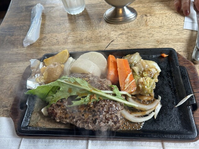 Sumiyaki Hamburger Steak no Mise Arakaruto