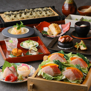 旬を彩るコース料理ご用意しております