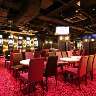 貸切100名様までOKの広々空間！映像設備や音響設備が充実◎