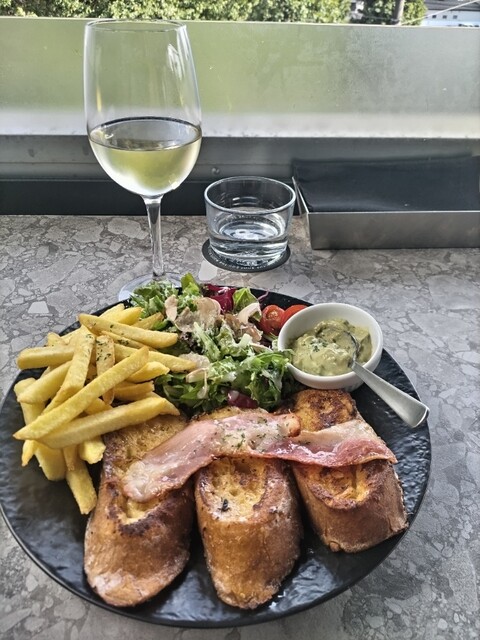 BOU THE ROOF photo 3