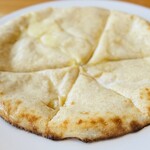 earth - チーズガーリックナン¥390❗️