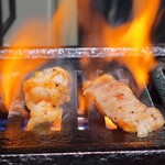 焼肉やっちゃん - テッチャン(塩) 焼き中