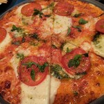 ブルーノート東京 - 『ピッツァ マルゲリータ ブッファラ』¥3,000+ サービス料10％