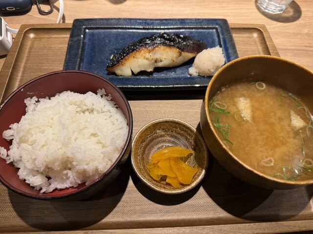 Muromachi Himono Shokudo Meshi Sand