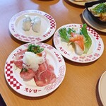 スシロー - 和牛さしとろポン酢ジュレ　新・サーモンのサラダ寿司　えんがわ