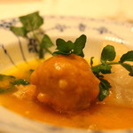 トゥーランドット - 黒豚肉団子を蕪・にんじん・上海蟹のスープでいただきます