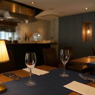 青山の静けさに包まれた大人の空間