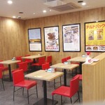 チャンピオンカレー - 店内