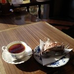 カフェリア - ケーキセット(チョコレートケーキ+紅茶)